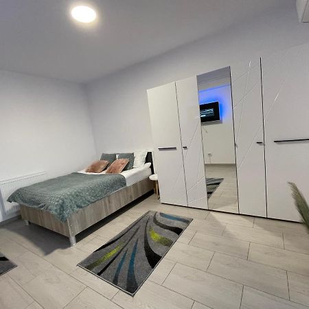 Studio Apartment Palas Mall Iasi Exteriör bild