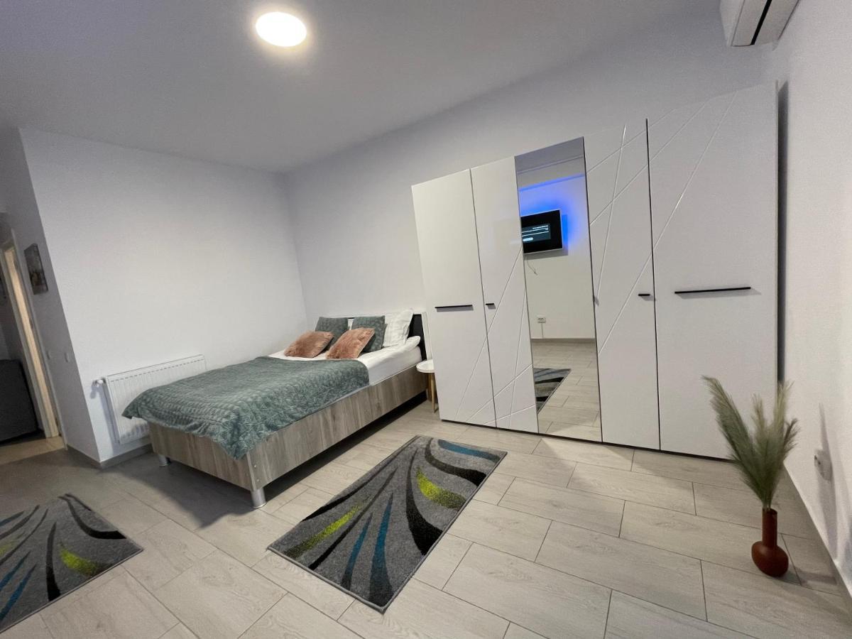 Studio Apartment Palas Mall Iasi Exteriör bild